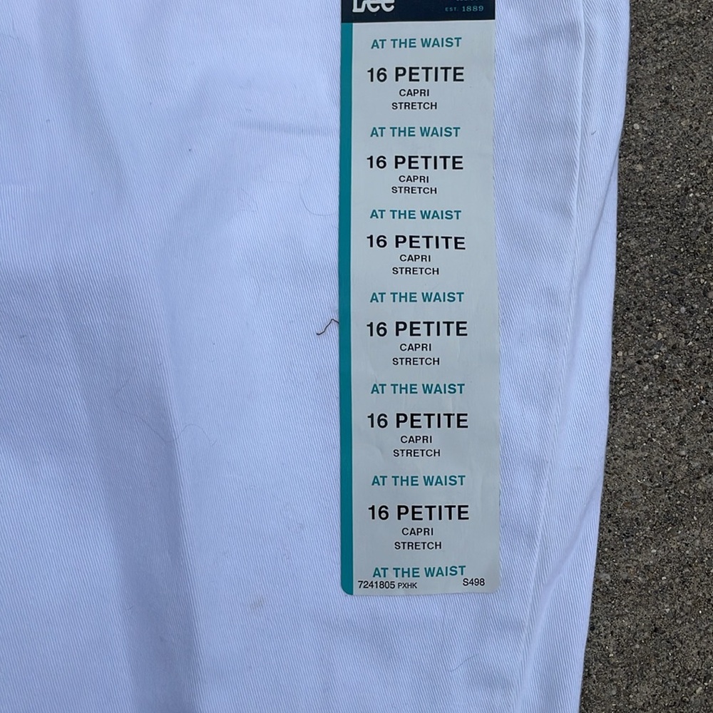 NWT LEE At the Waist Bright White Capri pants womens size 16 Petite Cotton - Picture 2 of 4